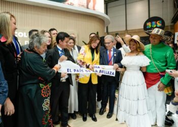Colombia inauguró su stand en la Feria Internacional de Turismo de Madrid con experiencias inspiradas en Macondo
