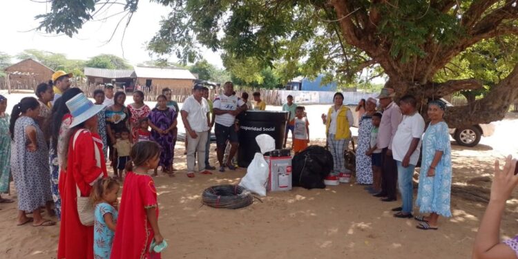 Prosperidad Social entrega insumos y canastas alimentarias a comunidades indígenas en La Guajira