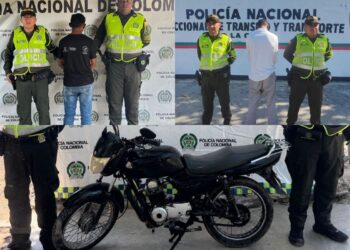 Capturan a dos personas por conducir motocicleta con documentos falsos en vías de La Guajira