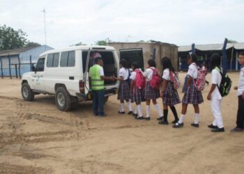 Distrito de Riohacha garantiza el servicio de transporte y alimentación escolar
