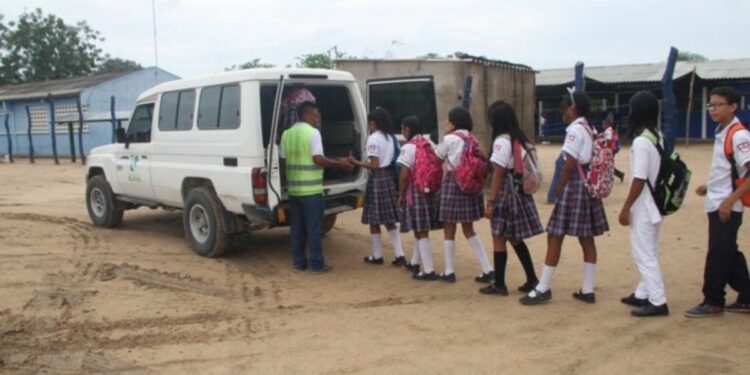 Distrito de Riohacha garantiza el servicio de transporte y alimentación escolar