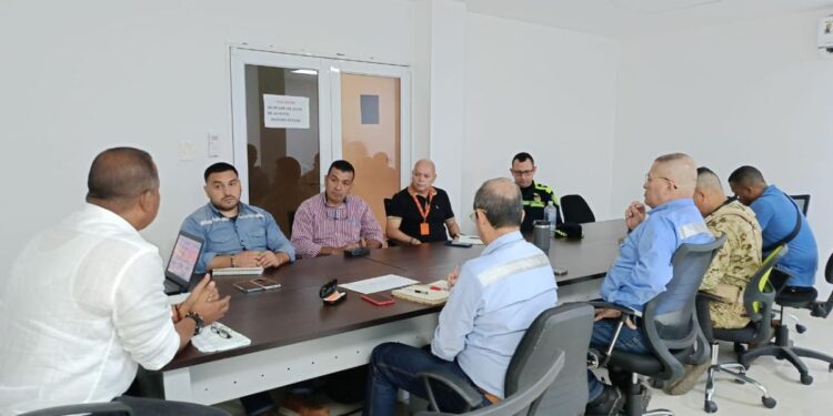 Primer comité de orden público y reunión con algunas empresas en el municipio de Dibulla