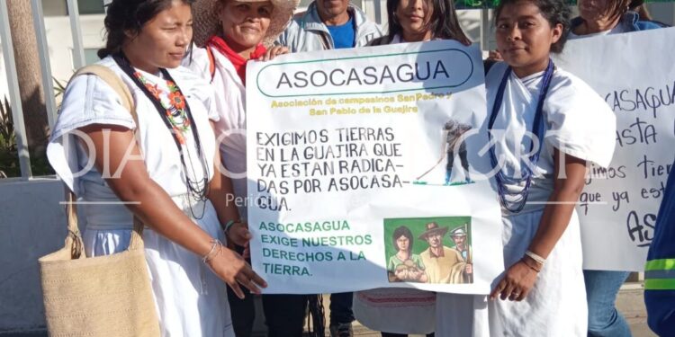 Campesinos protestan por el incumplimiento de otorgación de tierras