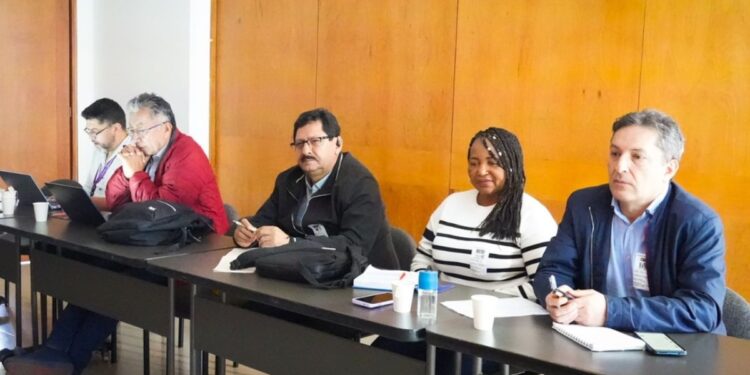 MinEducación y FECODE inician diálogos 2025 para fortalecer carrera docente en Colombia
