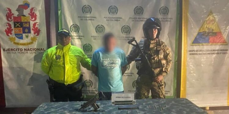 Detenido sujeto que portaba una subametralladora con proveedor y siete cartuchos en Maicao