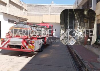 Un aparente cortocircuito generó incendio en la sala externa de sistema de la clínica Anasiwaya
