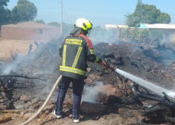 El Cuerpo de Bomberos de Villanueva controla dos emergencias de incendios provocadas por quemas de basura