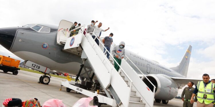Llegan a Colombia los 201 connacionales deportados de Estados Unidos