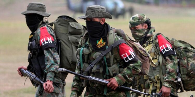 Comuneros del Sur firma protocolo para destrucción de armas en histórica iniciativa de paz