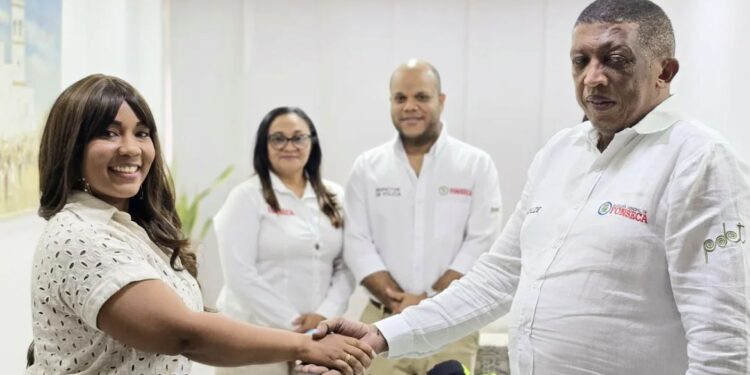 Micher Pérez, alcalde de Fonseca, posesionó a la nueva Secretaria de Desarrollo Social