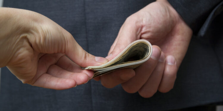 Nadie nace corrupto, pero el poder corrompe…