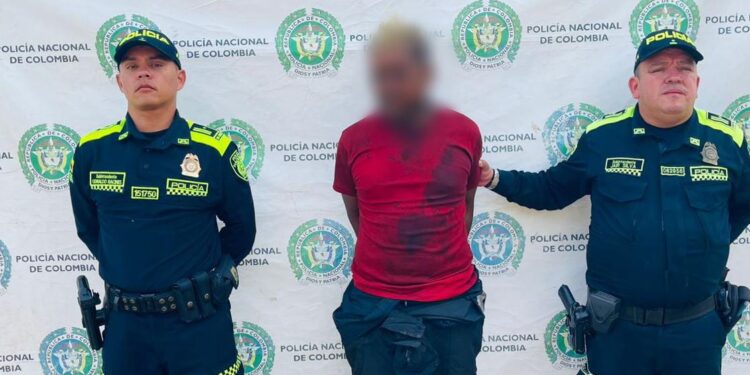 Capturan a hombre por agredir físicamente a su pareja en Distracción