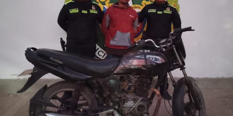 Capturan a hombre en Uribia con motocicleta reportada como robada