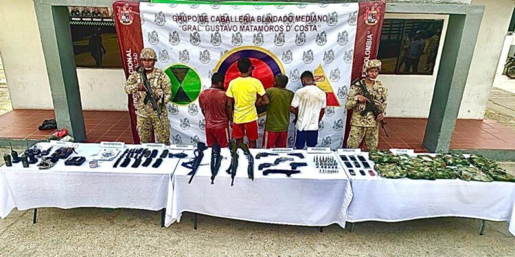 Capturan a tres presuntos integrantes de «Los Pachencas» en Maicao tras combate con el Ejército