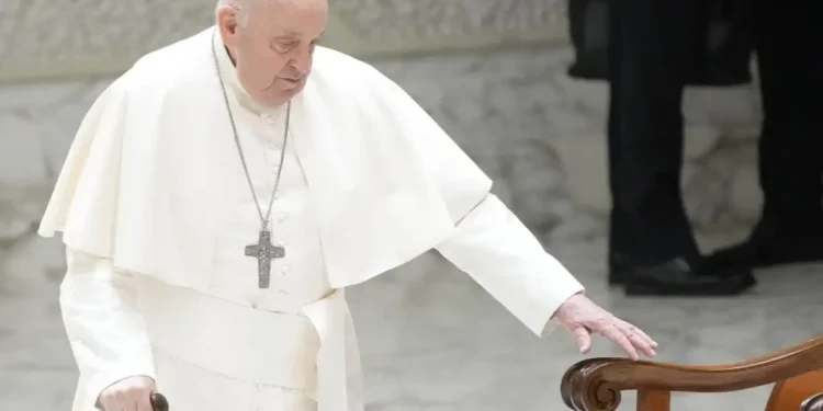 «El Papa no está fuera de peligro»: informó el Vaticano