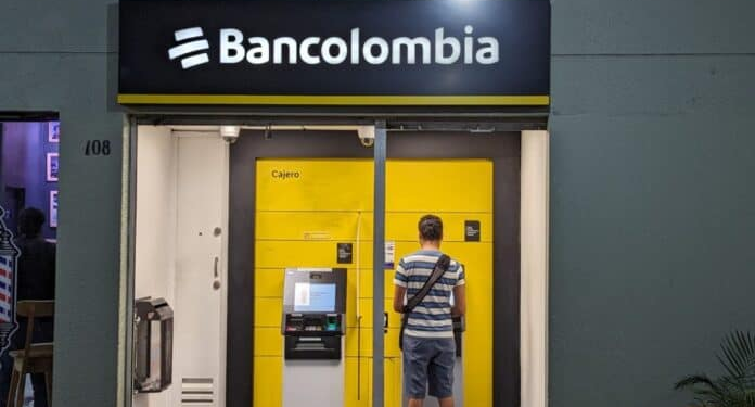 Falla en cajero de Bancolombia en Circasia desata filas de usuarios y obliga intervención policial