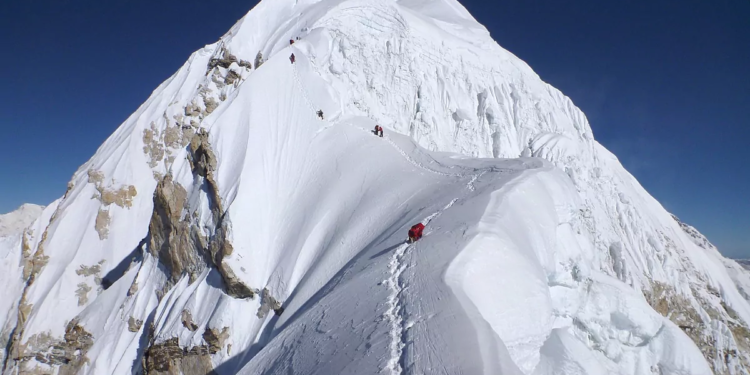 Avalancha en el Himalaya deja 41 trabajadores desaparecidos en India