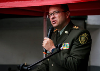 Carlos Triana asume como director de la Policía con promesa de combatir la corrupción