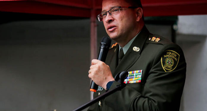 Carlos Triana asume como director de la Policía con promesa de combatir la corrupción