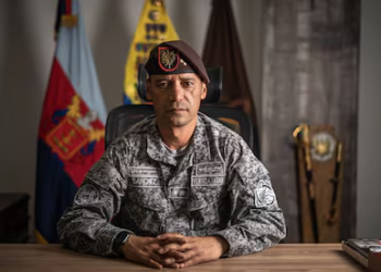 Nombramiento del general Pedro Sánchez como Ministro de Defensa genera controversia