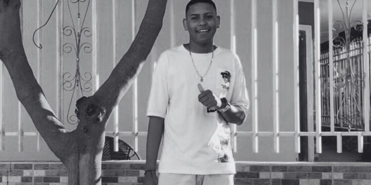 Joven de 17 años murió tras intentar subirse a una tractomula en Santa Marta