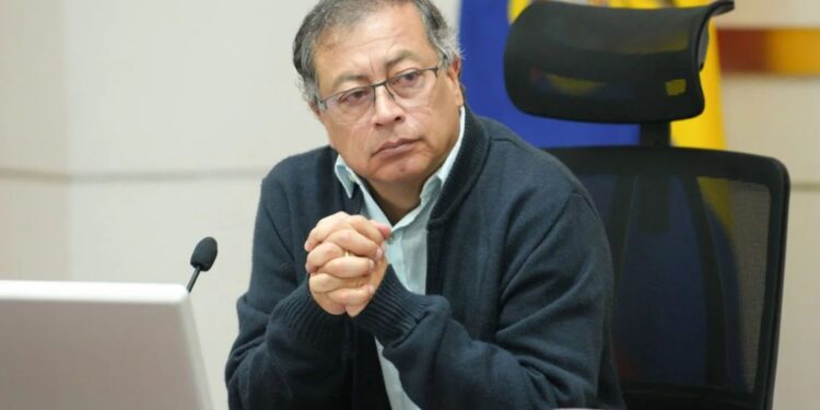Petro responsabiliza a la Corte Constitucional por la suspensión de subsidios del Icetex