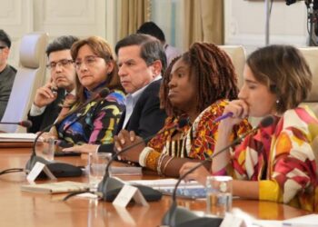 4 de febrero, un día de boxeo diplomático