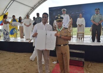 Soldados del Ejército Nacional son condecorados en emotiva ceremonia en Riohacha, La Guajira