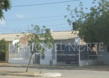 Sujetos armados en motos disparan contra la fachada de una vivienda en Uribia