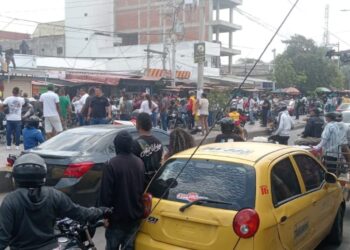 Incendio en un local de venta de celulares se originó por un cortocircuito en el mercado viejo de Riohacha