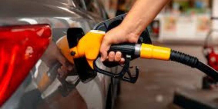 Aumenta 70 pesos, el valor de la gasolina en Colombia