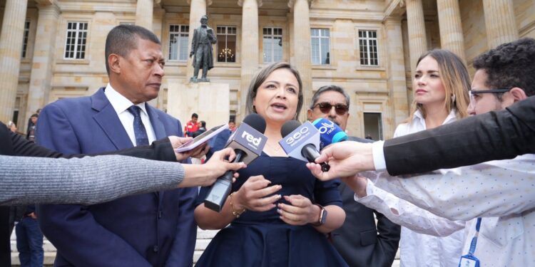 Vicepresidenta de la Cámara denuncia presuntas irregularidades en citación a sesiones extraordinarias a la reforma a la salud