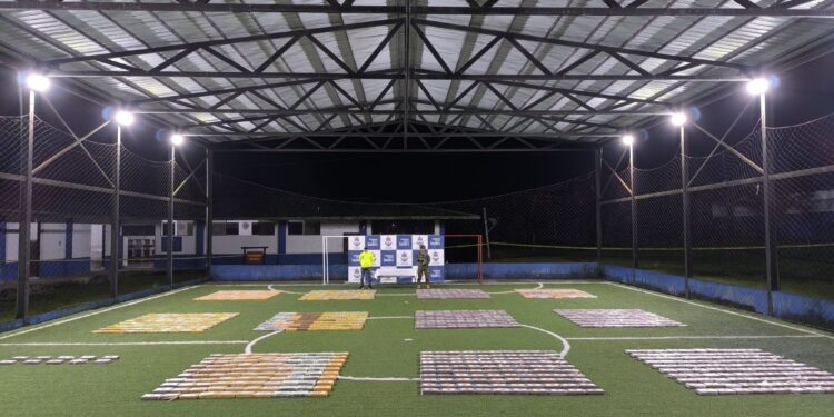 Armada Nacional incauta una tonelada de cocaína del Clan del Golfo en Juradó, Chocó