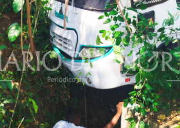 Buseta escolar se sale de la vía en La Guajira: más de 30 estudiantes ilesos