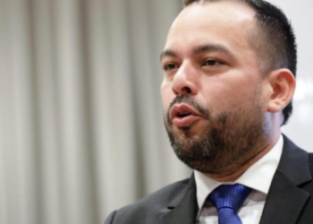 Ministro de Minas y Energías niega riesgos de apagones y critica alertas del sector empresarial