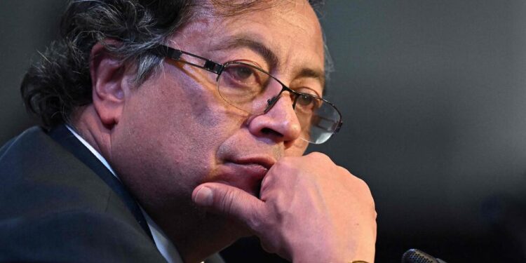 Gustavo Petro y la Creg analizan ajustes para reducir tarifas de energía en el país