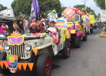 Villanueva innova con desfile de Jeep en los Carnavales y planea incluirlo en el Festival Cuna de Acordeones