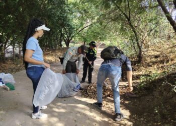 Policía de Turismo y Comunitaria conmemoran el Día Mundial del Agua con jornada de limpieza y reforestación en Fonseca