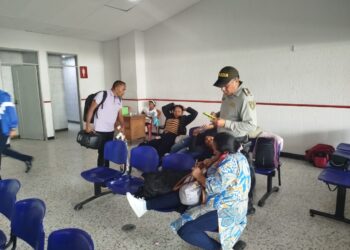 Policía intensifica operativos en terminal transporte de Maicao para prevenir delitos contra menores