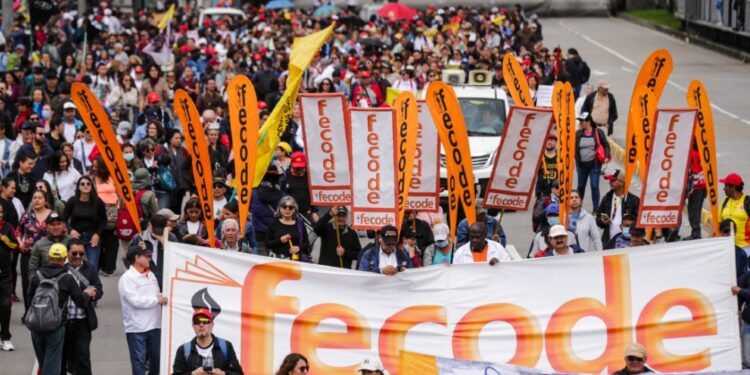 Fecode exige investigaciones por posibles irregularidades en el nuevo modelo de salud para docentes