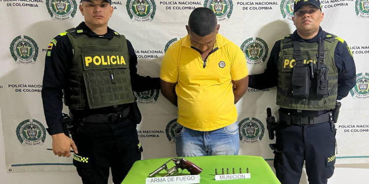 Capturado en Fonseca por hacer disparos al aire con un revólver ilegal