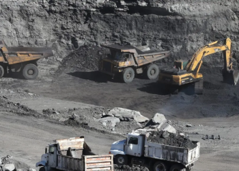 Cerrejón anuncia reducción en su producción de carbón debido a la caída en los precios