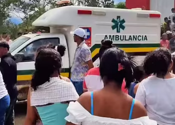 Familia denuncia negligencia: mujer murió en ambulancia tras desvío injustificado del conductor