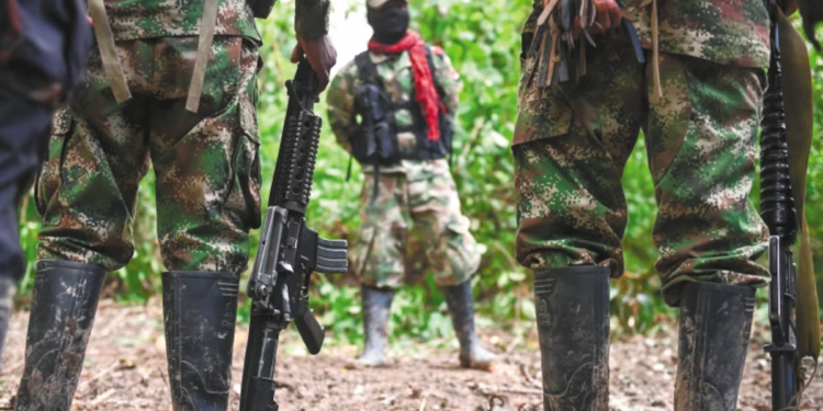 Secuestran a cinco trabajadores y atacan al Ejército en Arauca