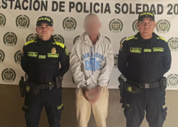 Turba enfurecida ataca a hombre acusado de abuso sexual infantil en Malambo
