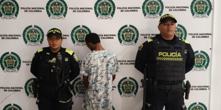 Capturan a hombre por hurto en conjunto residencial y recuperan motocicleta en Riohacha