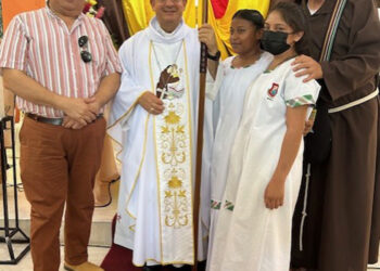 La exhortación de monseñor, un foco de mano en medio de la súbita oscuridad