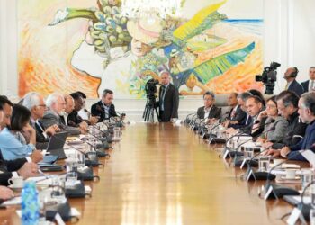 Presidente Petro anuncia cambios en la transmisión de televisión de los consejos de ministros