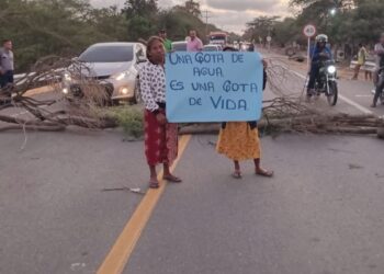 Tras acuerdos entre la Alcaldía de Albania y la comunidad wayuú se levantó el bloqueo en la vía Paradero – Maicao