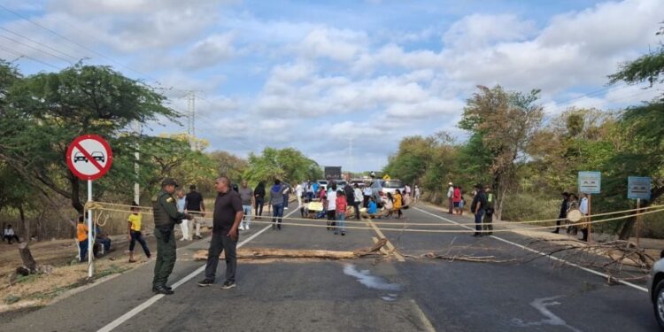 ¿Políticos sordos ante el grito de monseñor Ceballos?